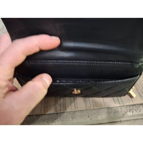 NWOT Daisy Fuentes Small Black Quilted Purse Wallet With Gold Chain - Picture 10 of 10